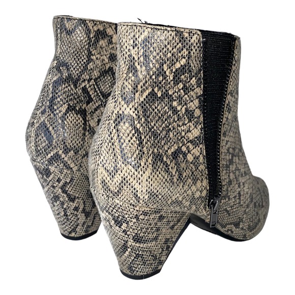 Aerosoles Heel Rest Rock On Ankle Bootie White Black Leather Snake Print sz 7.5 - Picture 10 of 13